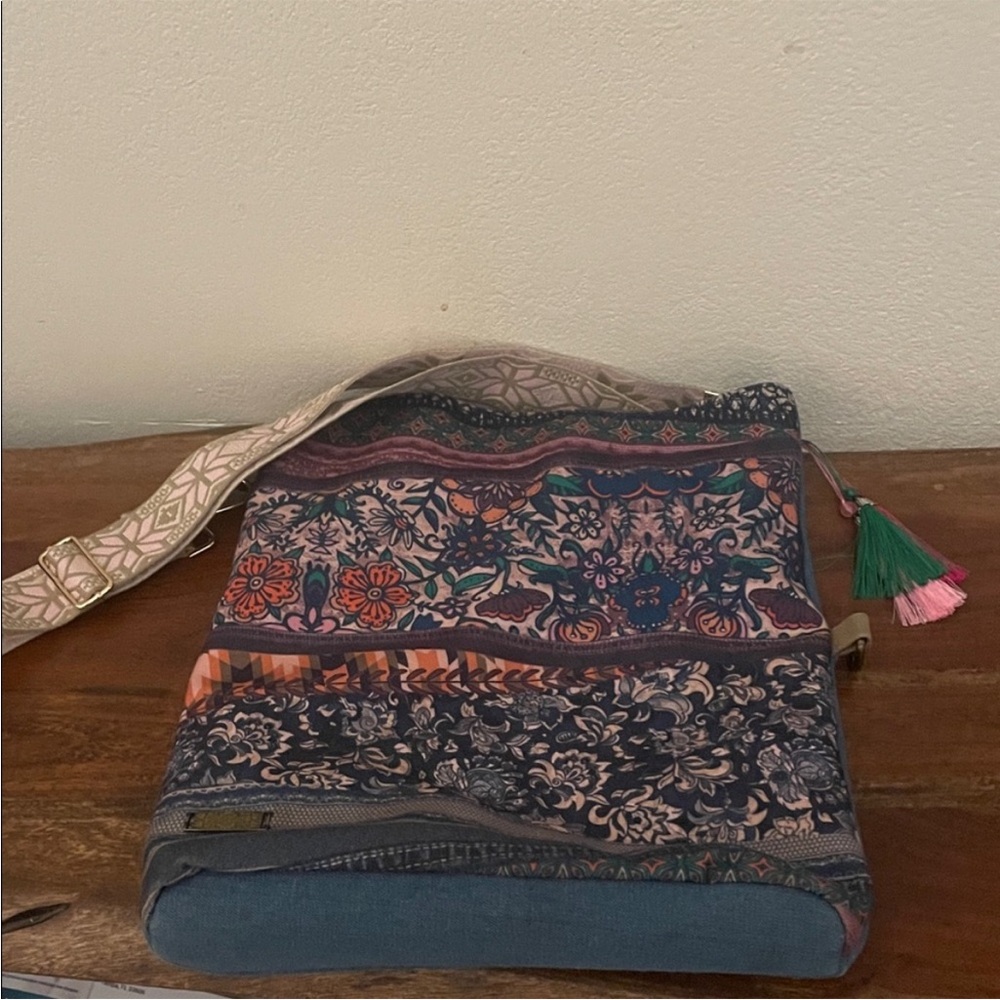 Batik Patchwork Crossbody Bag Boho Floral w/ Tassels & Woven Strap Artisan Style - Picture 4 of 11